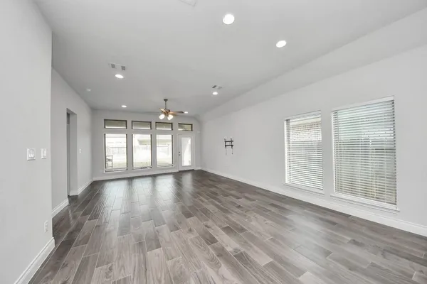 $2,550 | 19414 Trotter Cp Trail, Tomball, TX 77377