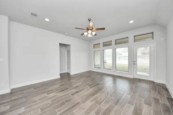 $2,550 | 19414 Trotter Cp Trail, Tomball, TX 77377