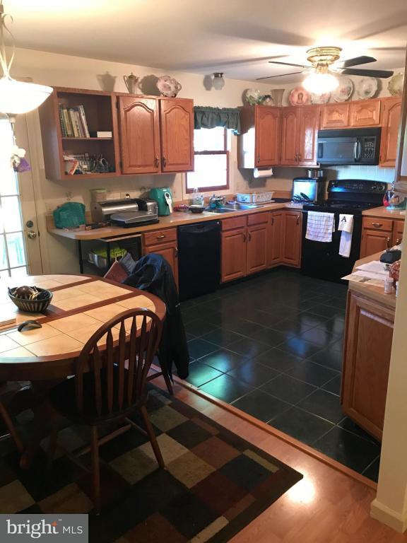 6 Laurie Lane Lititz, PA 17543 - Photo 6 of 27 Gallery Image 6