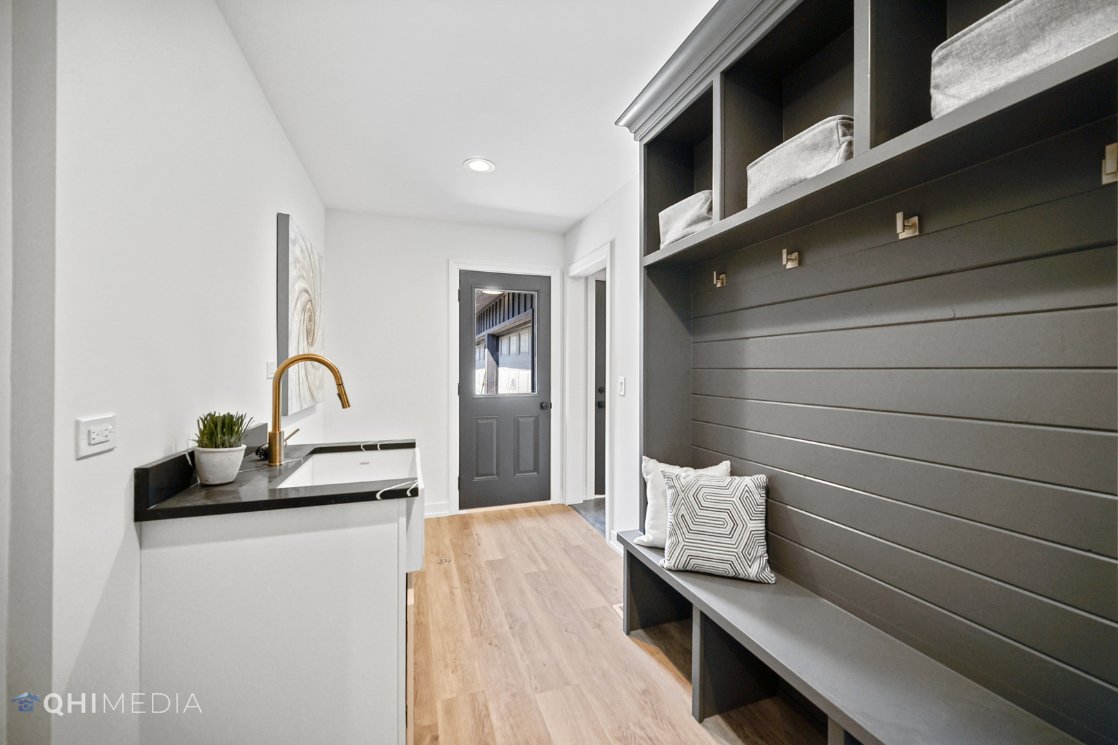 1801 Orchard Road Wheaton, IL 60189 - Photo 16 of 41 a bathroom with a sink and a mirror