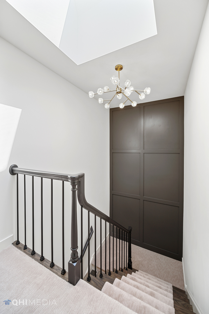 1801 Orchard Road Wheaton, IL 60189 - Photo 22 of 41 a view of a hallway