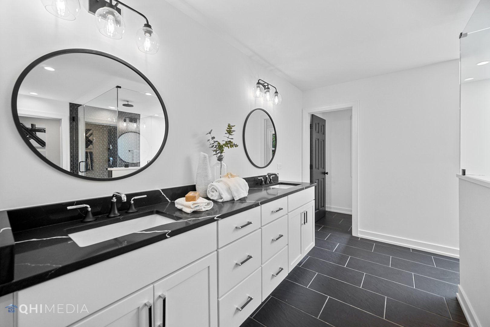 1801 Orchard Road Wheaton, IL 60189 - Photo 29 of 41 a bathroom with a sink and a mirror