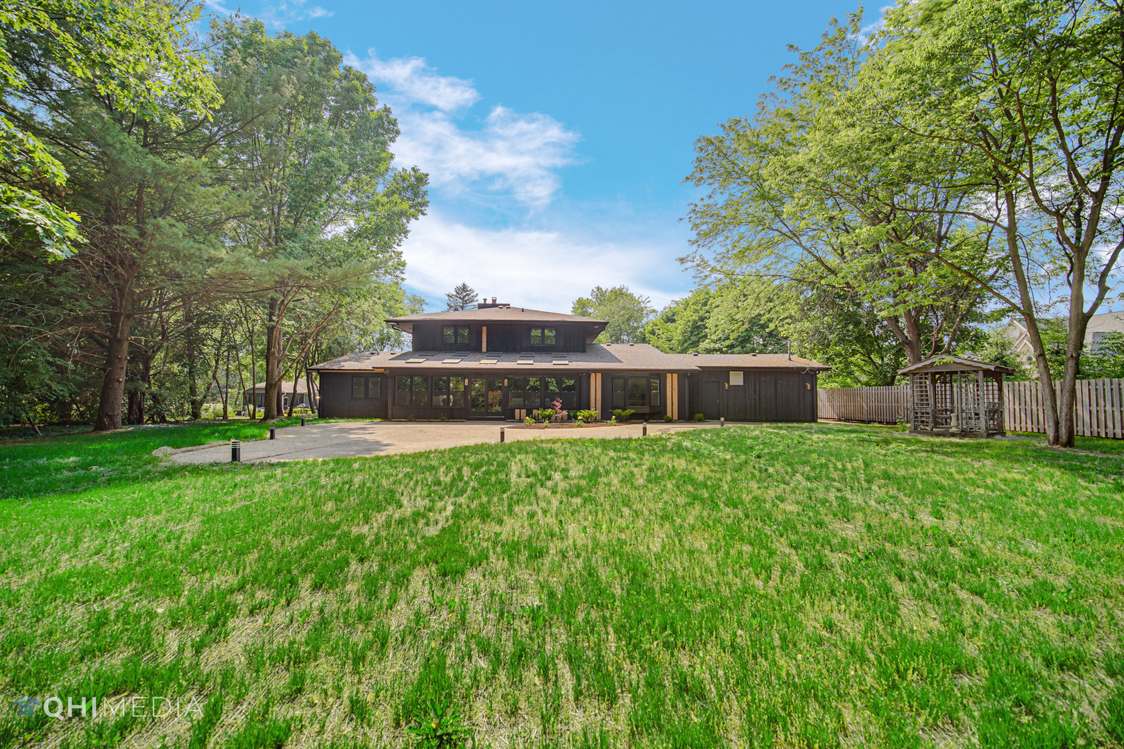1801 Orchard Road Wheaton, IL 60189 - Photo 37 of 41 a view of a back yard