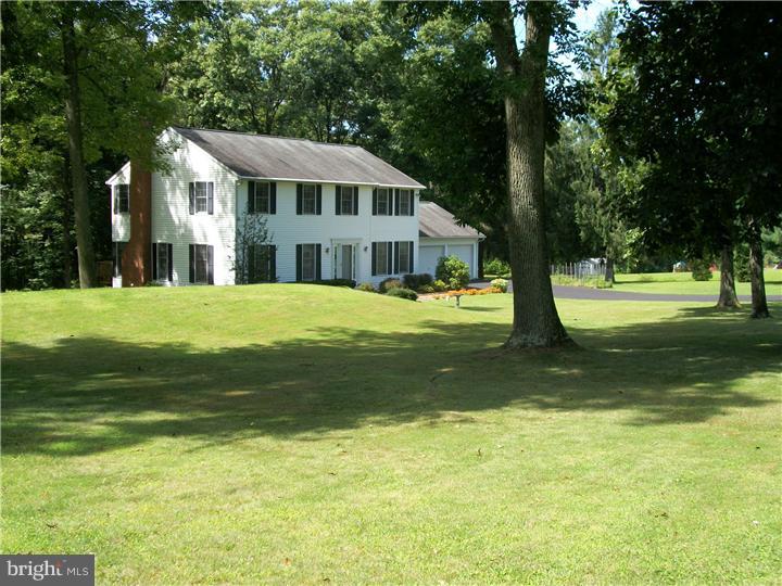 2087 Hendricks Road Pennsburg, PA 18073 - Photo 2 of 11