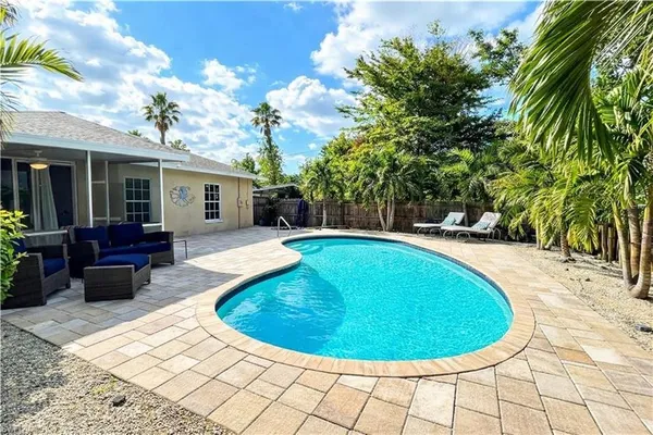 $3,500 | 815 96th Avenue North, Naples, FL 34108