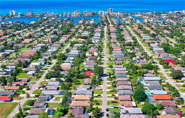 $3,500 | 815 96th Avenue North, Naples, FL 34108