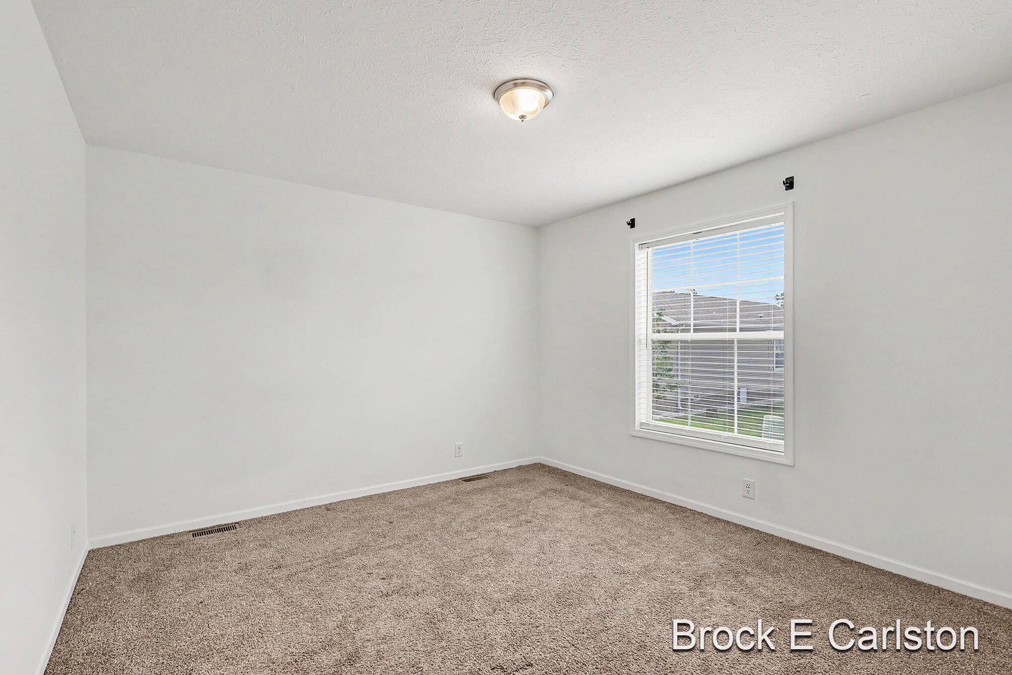 1283 East Ellis Road, Unit 10 Muskegon, MI 49441 - Photo 14 of 15 QJ1A3517