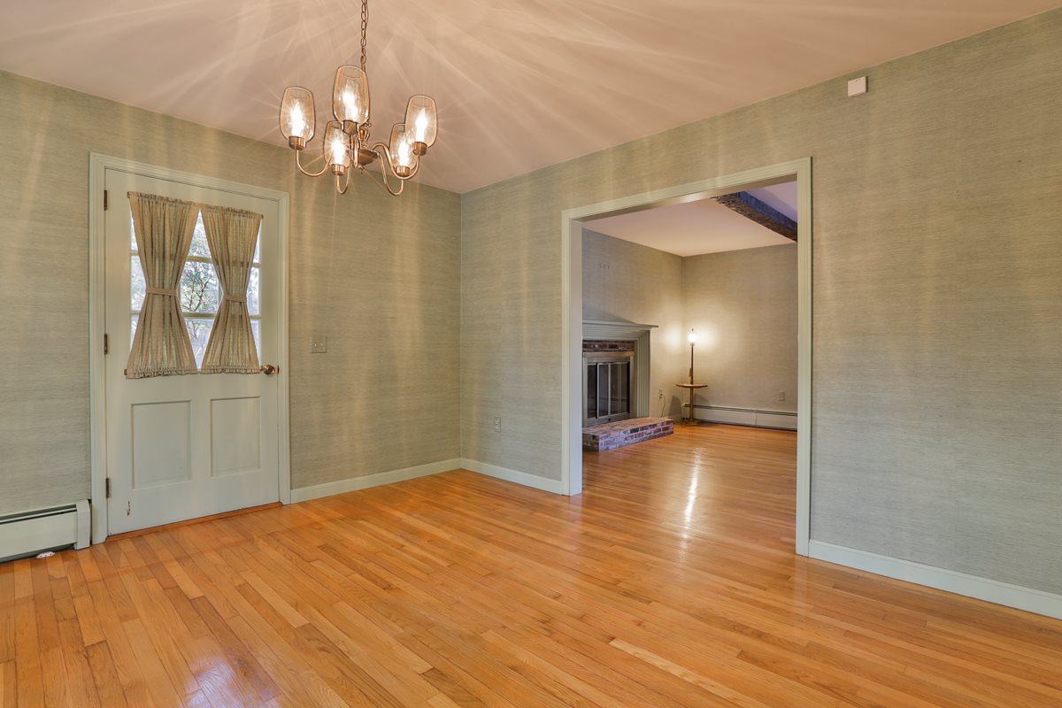 61 Farmington Road Nashua, NH 03060 - Photo 13 of 35