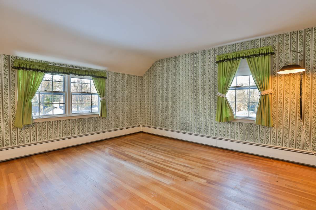 61 Farmington Road Nashua, NH 03060 - Photo 24 of 35