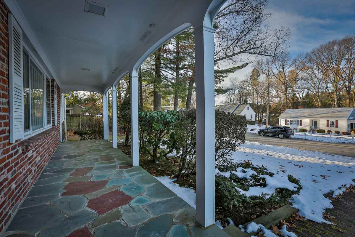 61 Farmington Road Nashua, NH 03060 - Photo 7 of 35