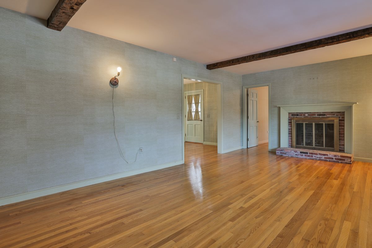 61 Farmington Road Nashua, NH 03060 - Photo 10 of 35