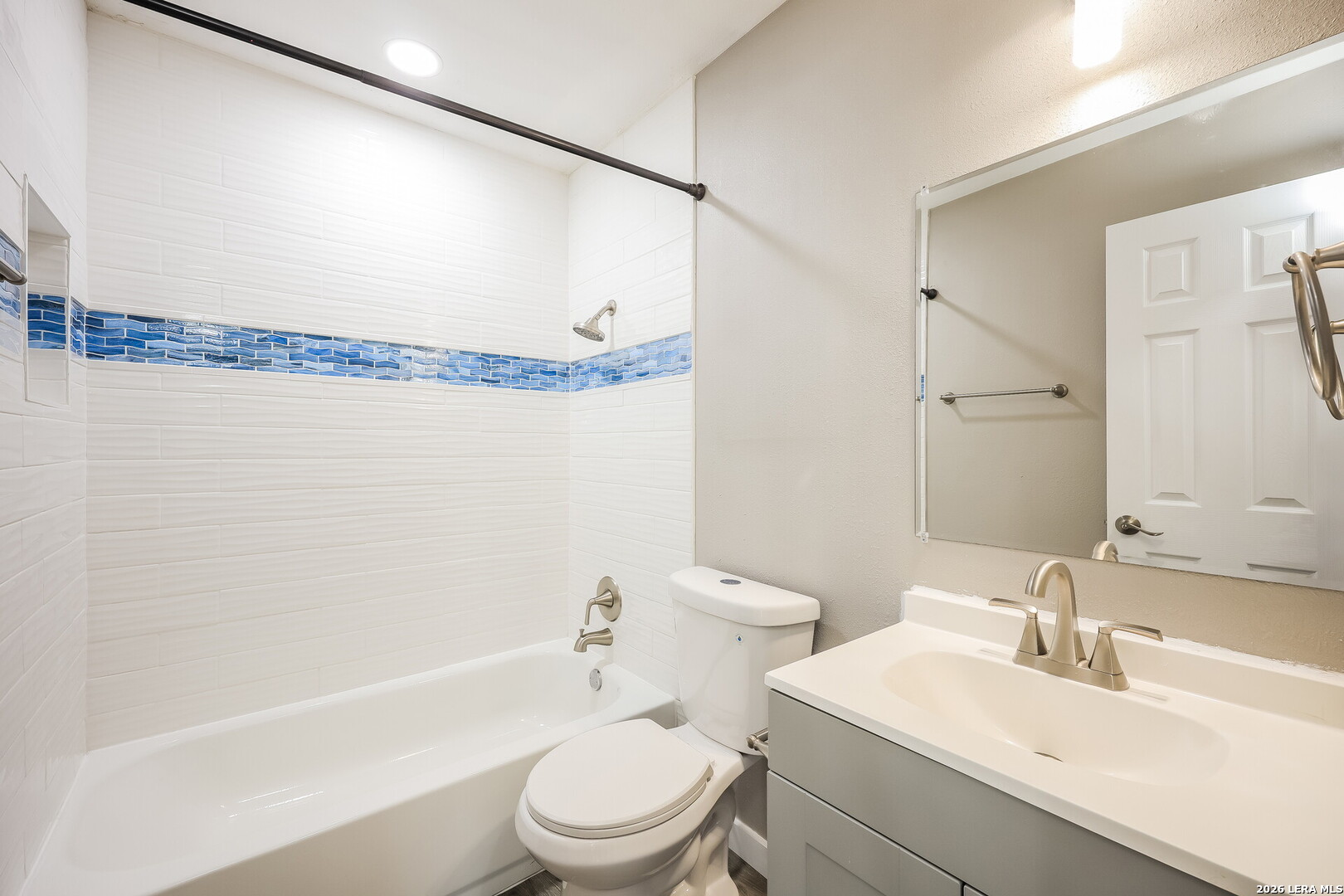7030 Settlers Ridge Leon Valley, TX 78238 - Photo 14 of 19 a bathroom with a toilet a sink and a bathtub