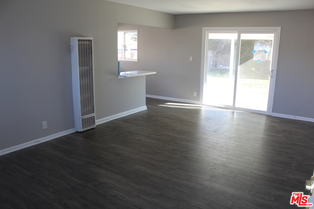 44720 Rodin Avenue Lancaster, CA 93535 - Photo 3 of 20