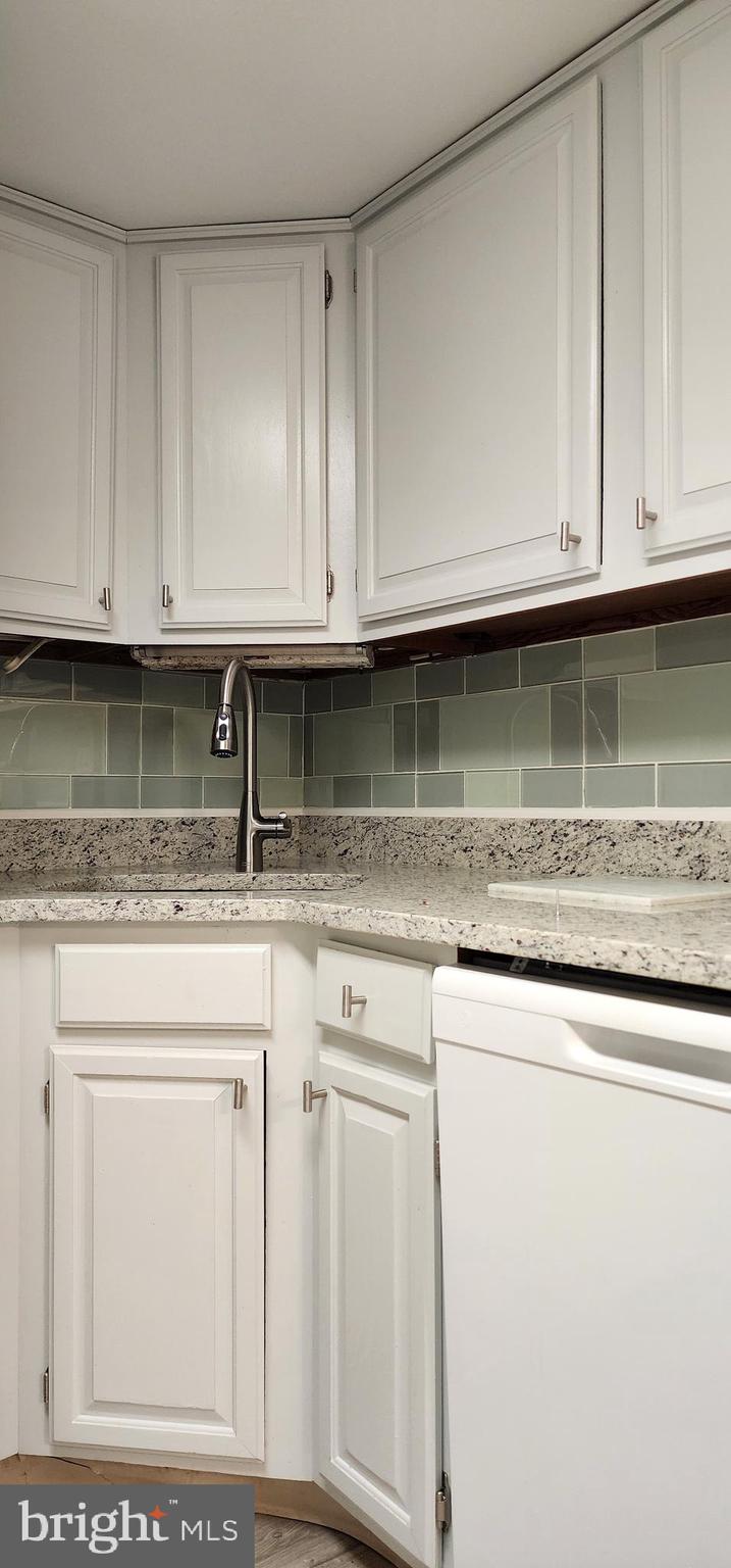 1524 Northgate Square, Unit 12 Reston, VA 20190 - Photo 3 of 9 Kitchen