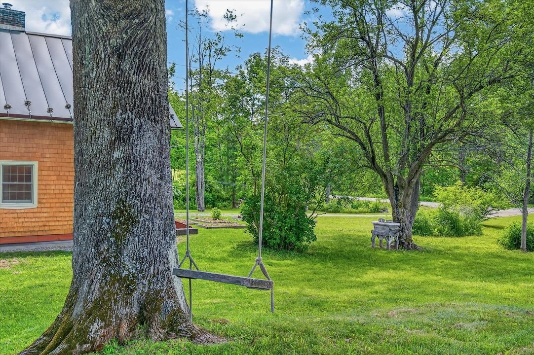 606 Old Stowell Hill Road Londonderry, VT 05148 - Photo 5 of 44