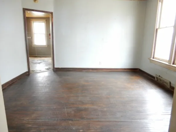 $100,000 | 195 West 15th Street, Chicago Heights, IL 60411