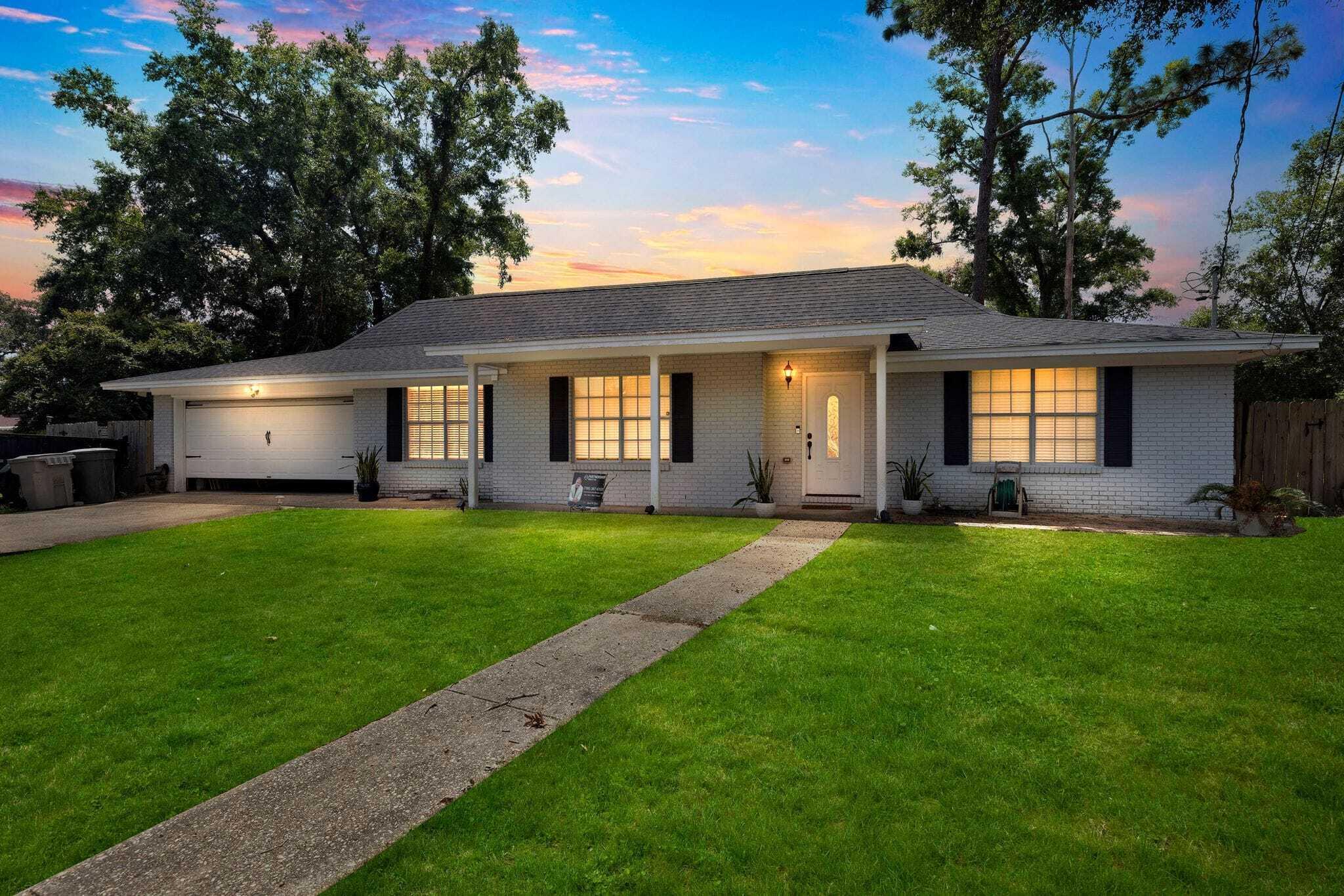8435 Ridgefield Road Pensacola, FL 32514 - Photo 1 of 32 PHOTO-2024-08-24-12-38-52(1)