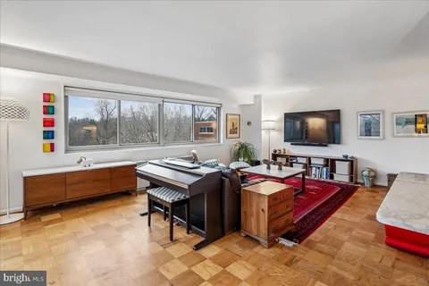 $674,900 | 5100 Dorset Avenue, Unit 505, Chevy Chase, MD 20815