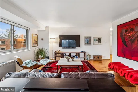 $674,900 | 5100 Dorset Avenue, Unit 505, Chevy Chase, MD 20815