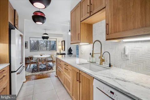 $674,900 | 5100 Dorset Avenue, Unit 505, Chevy Chase, MD 20815