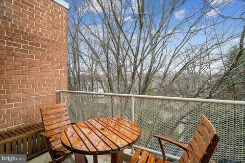 $674,900 | 5100 Dorset Avenue, Unit 505, Chevy Chase, MD 20815