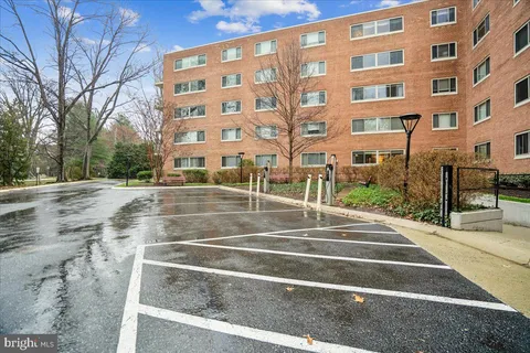 $674,900 | 5100 Dorset Avenue, Unit 505, Chevy Chase, MD 20815