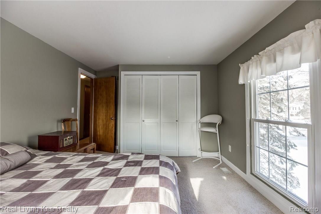 1393 Paddle Wheel Lane Rochester, MI 48306 - Photo 21 of 34 Interiors (24 of 29).jpg
