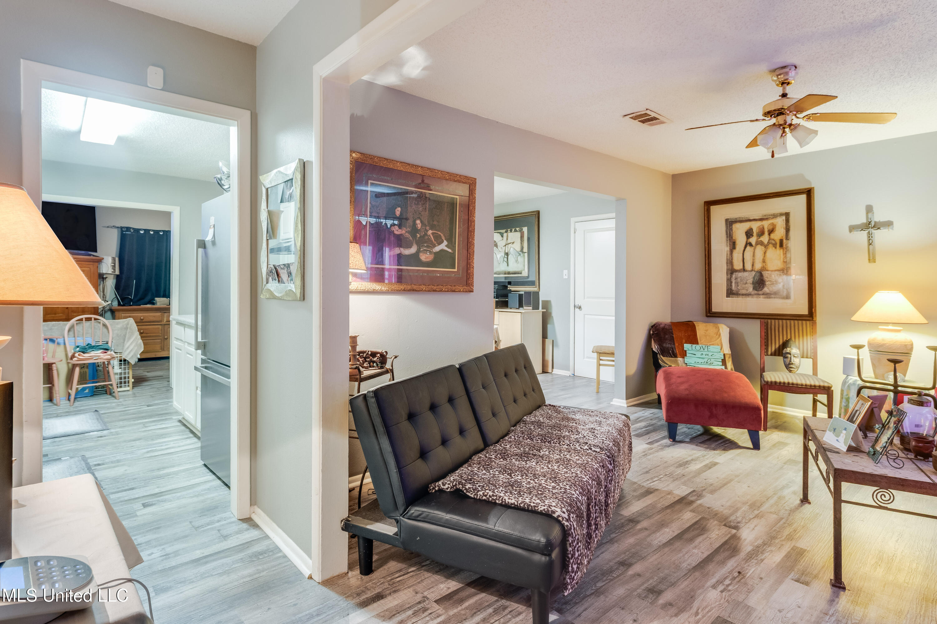 15820 Big Ridge Road Biloxi, MS 39532 - Photo 2 of 16 Entry/ Formal Living