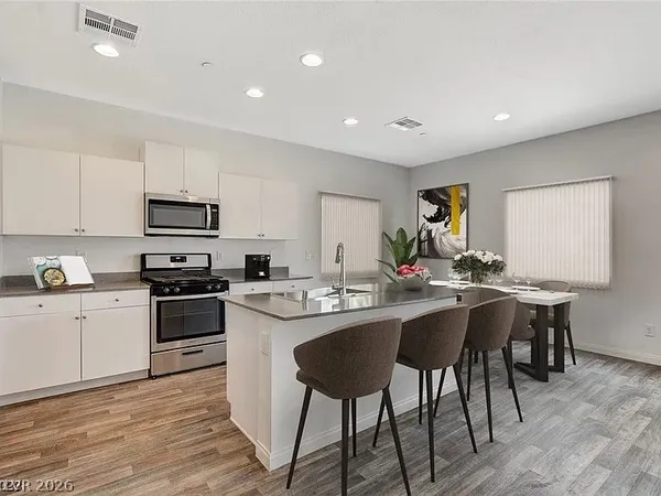 $2,300 | 6432 Spiced Butter Rum Street, North Las Vegas, NV 89084