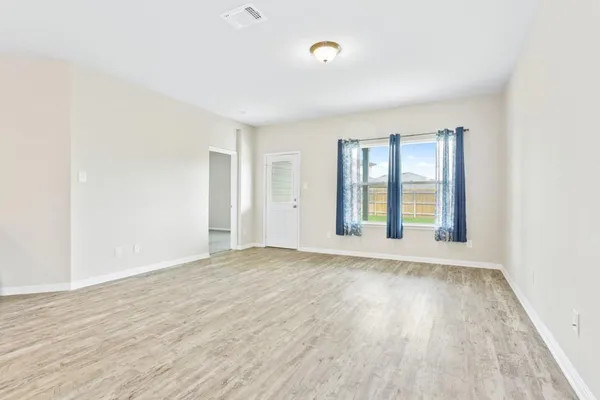 $2,200 | 2072 Port Ellen Drive, Round Rock, TX 78664