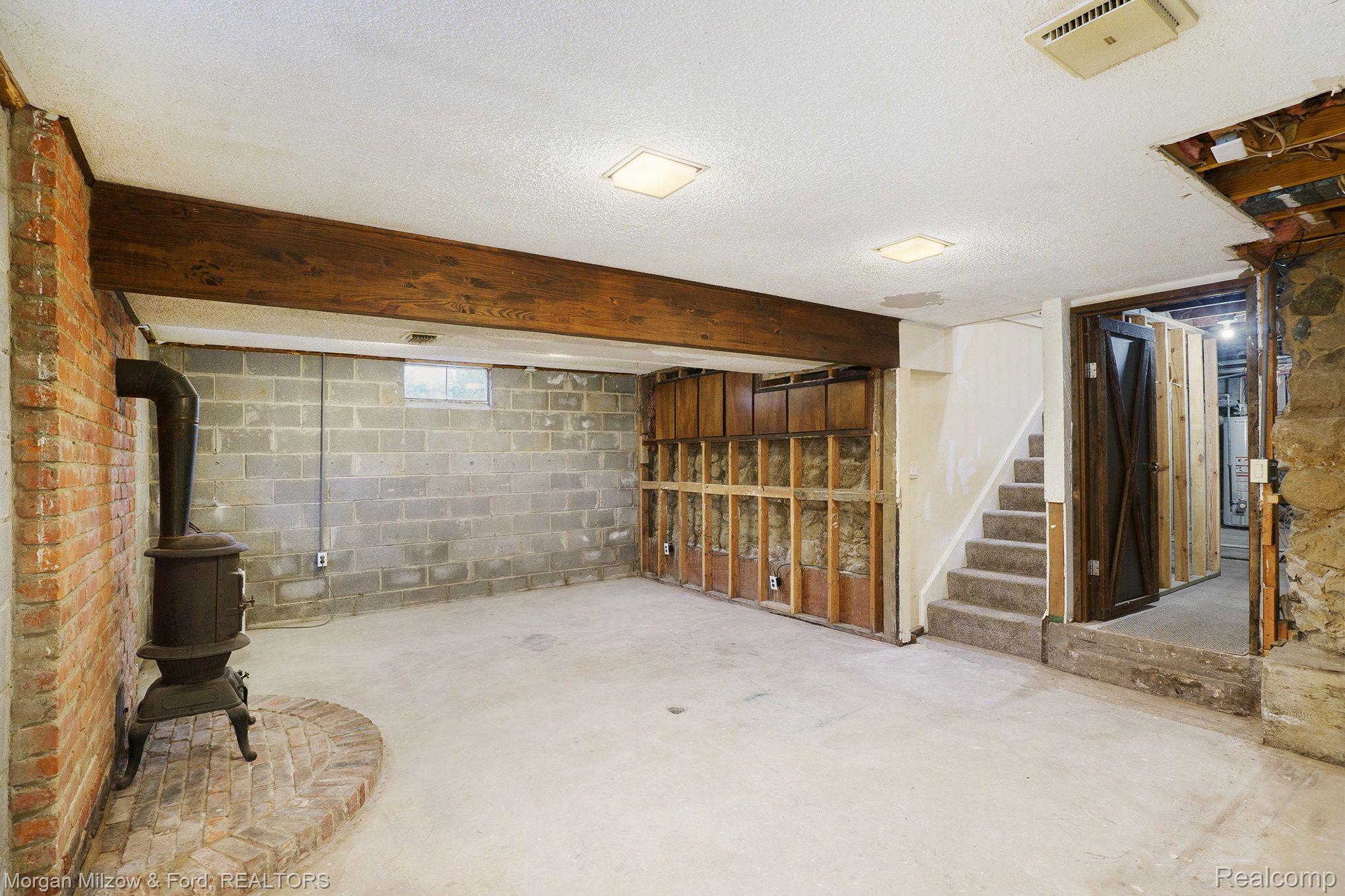 6387 Shappie Road Clarkston, MI 48348 - Photo 17 of 42 Full basement