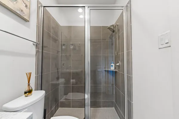 $3,295 | 1925 Shearn Street, Houston, TX 77007