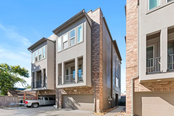 $3,295 | 1925 Shearn Street, Houston, TX 77007