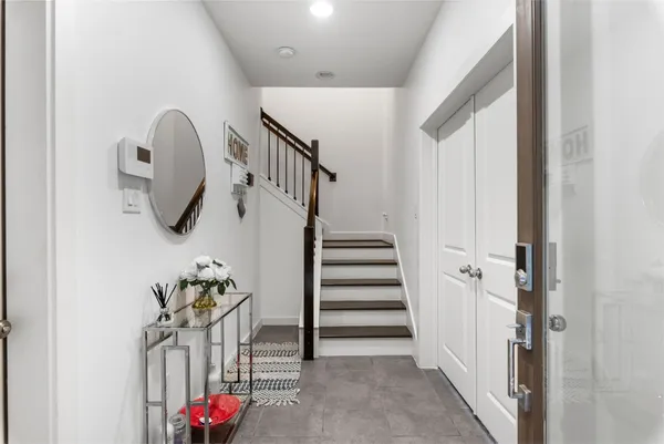 $3,295 | 1925 Shearn Street, Houston, TX 77007