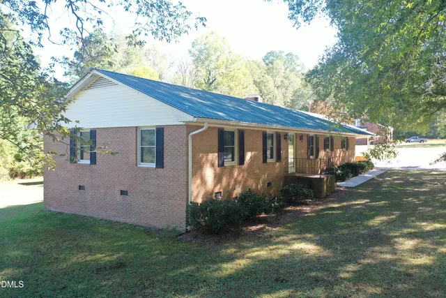 $299,000 | 2248 West 3rd Street, Siler City, NC 27344