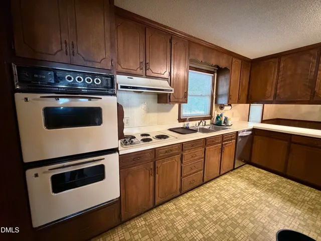 $299,000 | 2248 West 3rd Street, Siler City, NC 27344