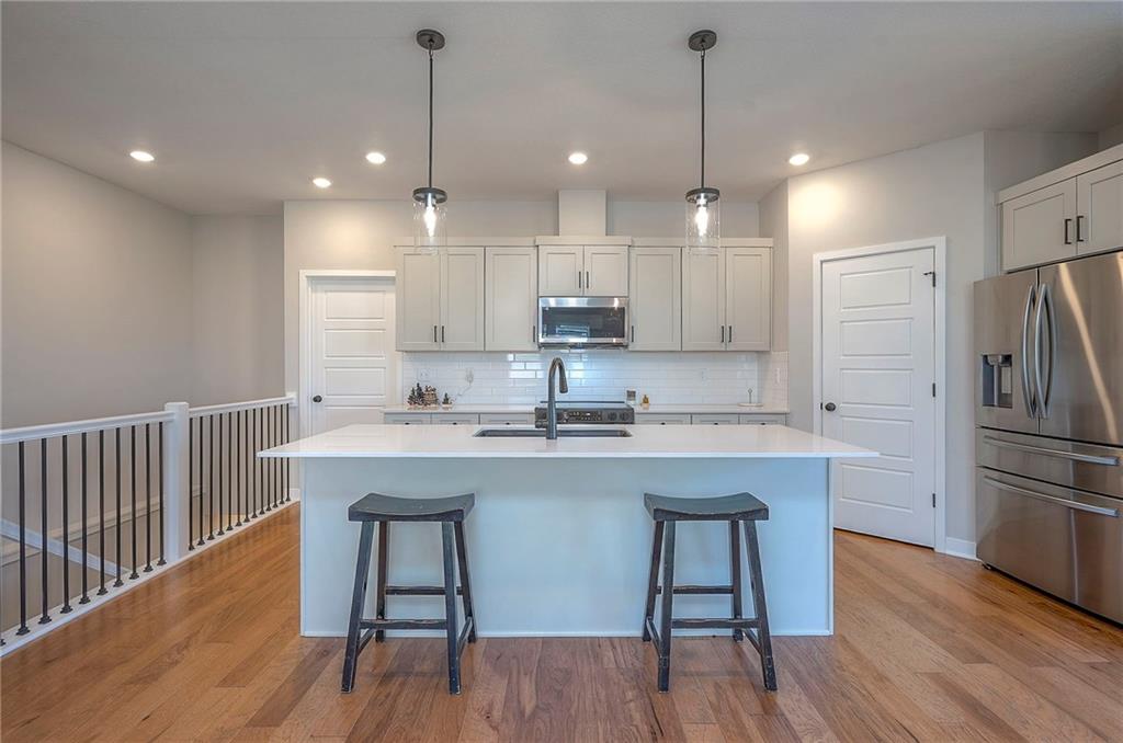 3212 Southwest Arboridge Drive Lee's Summit, MO 64082 - Photo 12 of 39