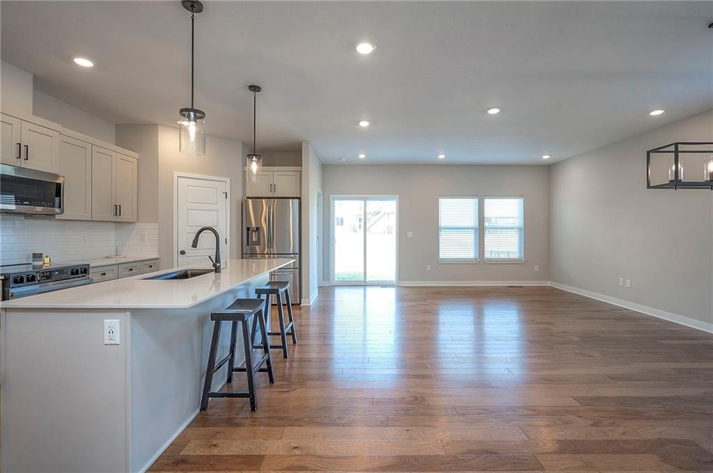 3212 Southwest Arboridge Drive Lee's Summit, MO 64082 - Photo 14 of 39