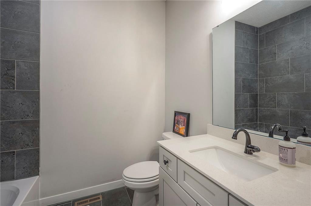 3212 Southwest Arboridge Drive Lee's Summit, MO 64082 - Photo 22 of 39