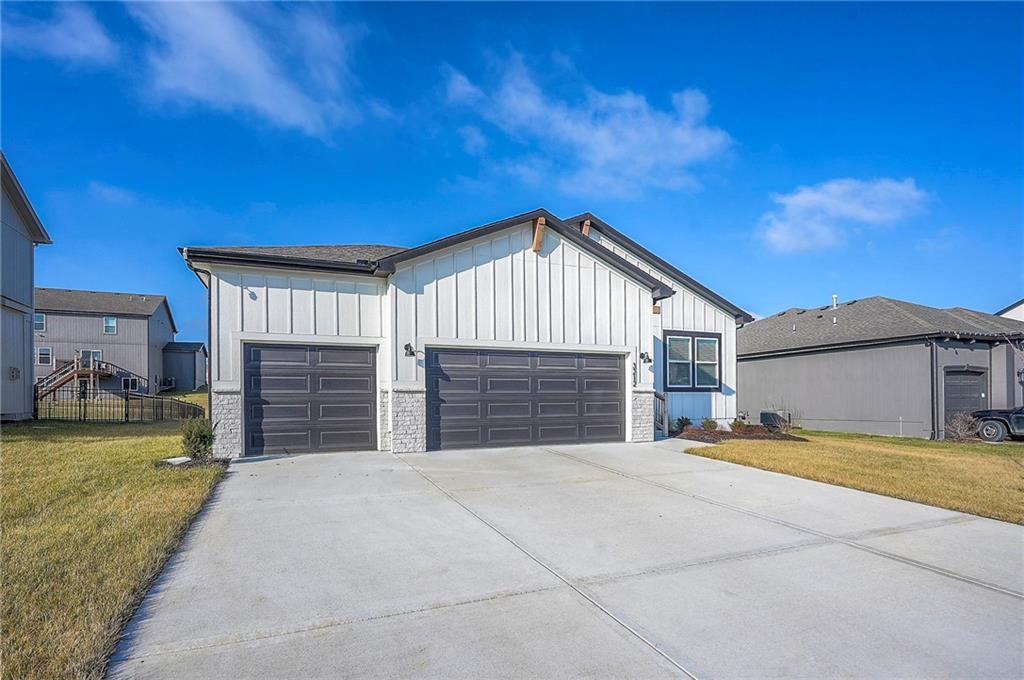 3212 Southwest Arboridge Drive Lee's Summit, MO 64082 - Photo 27 of 39