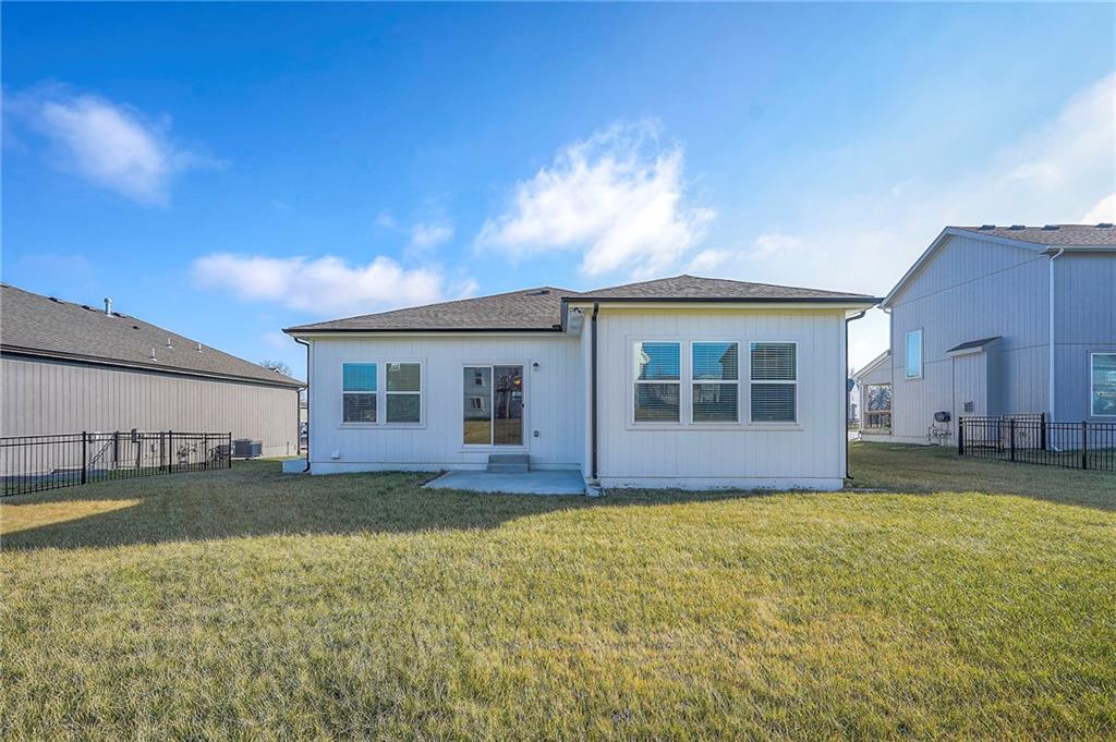 3212 Southwest Arboridge Drive Lee's Summit, MO 64082 - Photo 31 of 39