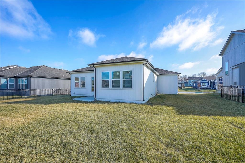 3212 Southwest Arboridge Drive Lee's Summit, MO 64082 - Photo 32 of 39