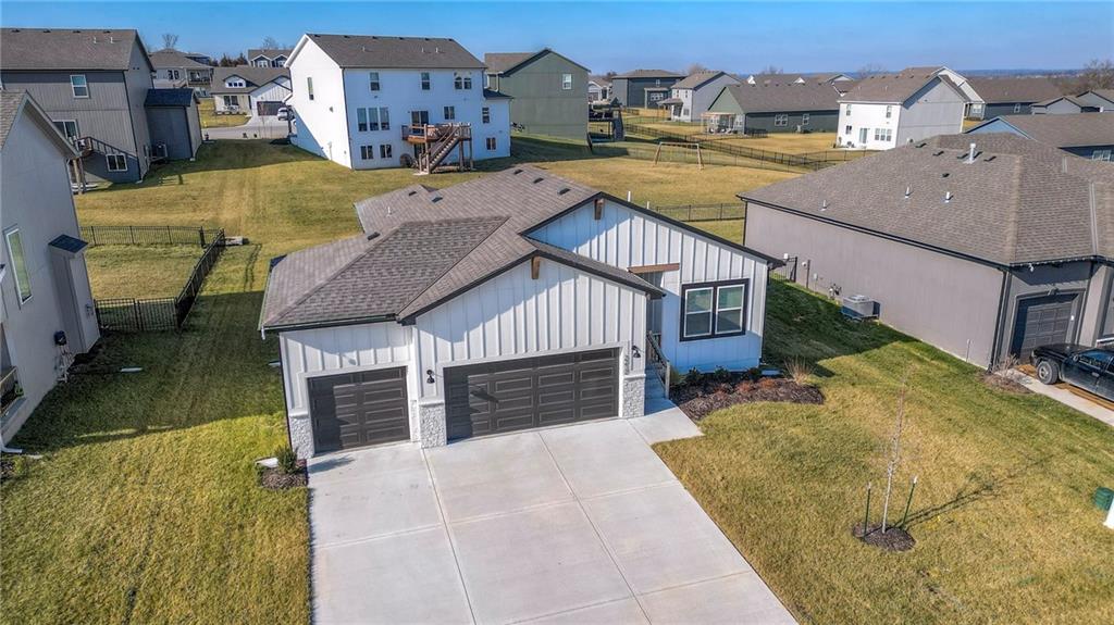 3212 Southwest Arboridge Drive Lee's Summit, MO 64082 - Photo 33 of 39