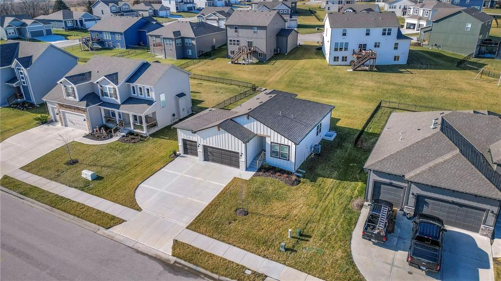 3212 Southwest Arboridge Drive Lee's Summit, MO 64082 - Photo 35 of 39