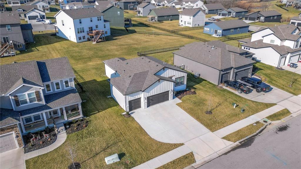 3212 Southwest Arboridge Drive Lee's Summit, MO 64082 - Photo 37 of 39