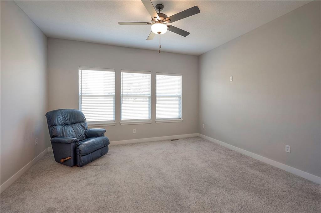 3212 Southwest Arboridge Drive Lee's Summit, MO 64082 - Photo 8 of 39