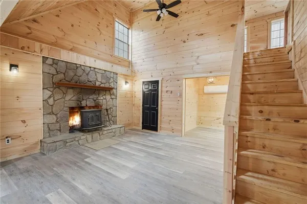 a view of a storage & utility room