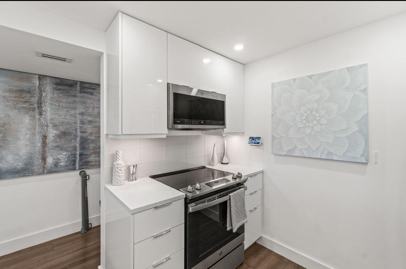 5500 Northwest 2nd Avenue, Unit 414 Boca Raton, FL 33487 - Photo 4 of 38 IMG_8444