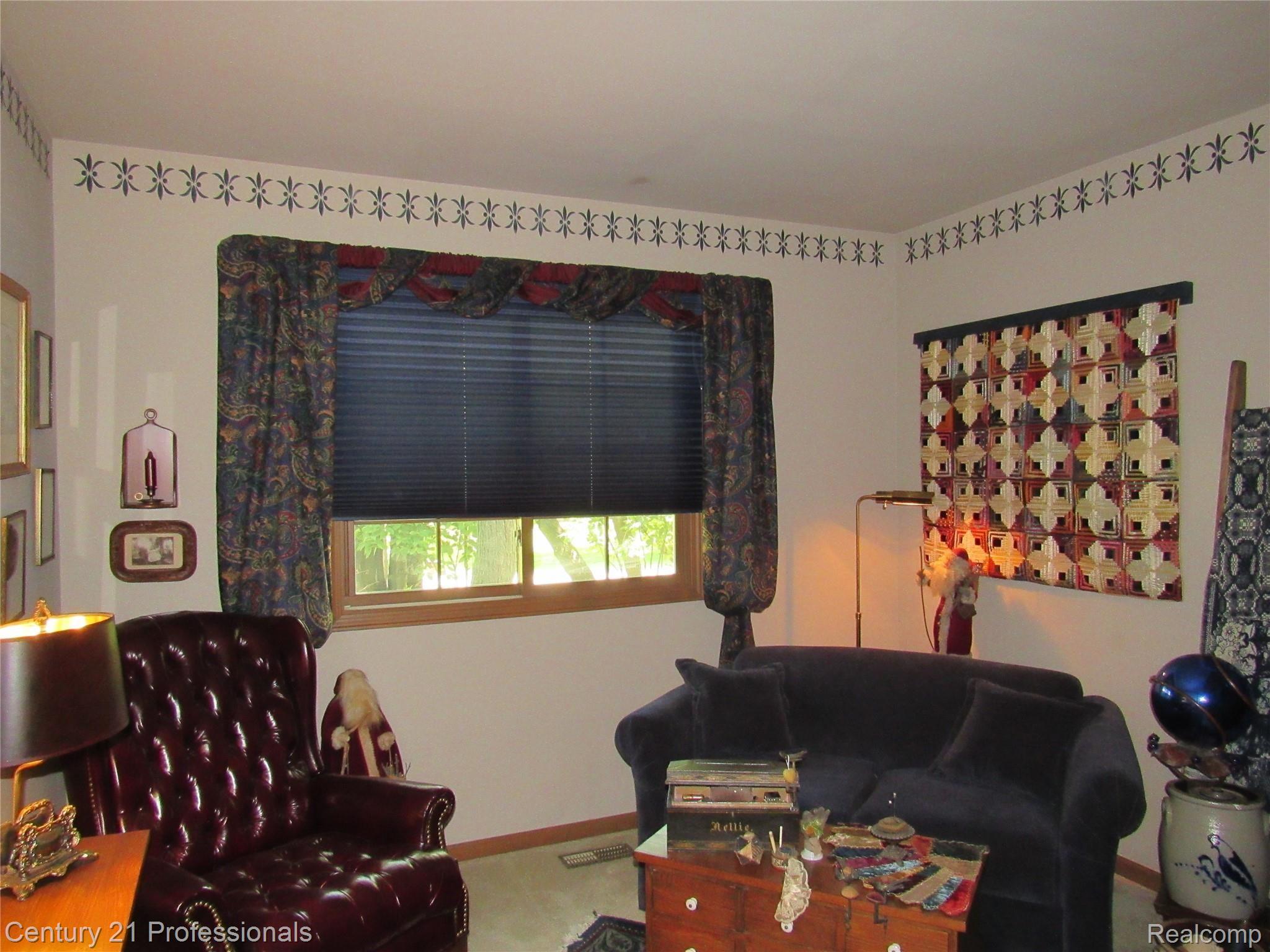 1530 Hampstead Lane Rochester, MI 48309 - Photo 13 of 26 IMG_1903.JPG