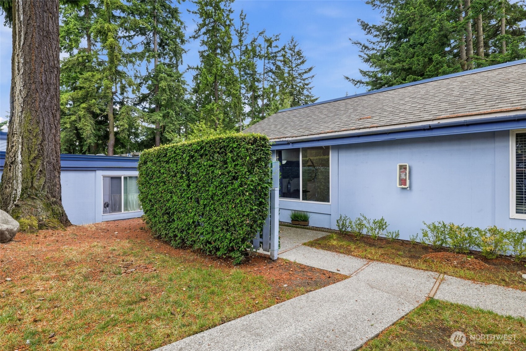 4308 Northeast Sunset Boulevard, Unit V3 Renton, WA 98059 - Photo 3 of 35
